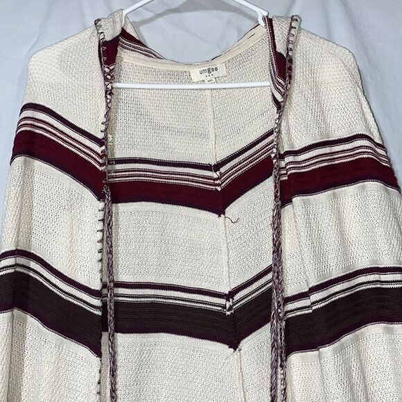 Umgee sleeveless poncho style sweater - Picture 2 of 8